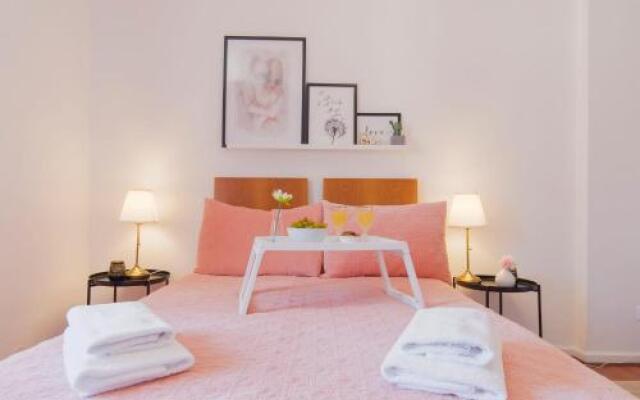 Charming Chiado 2Bedr W/Balcony And View