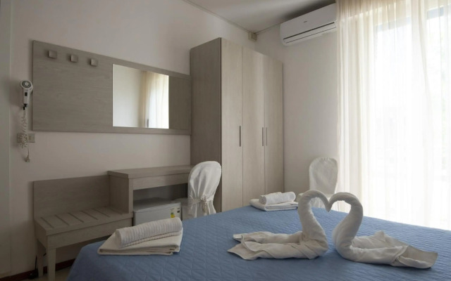 Hotel Carillon