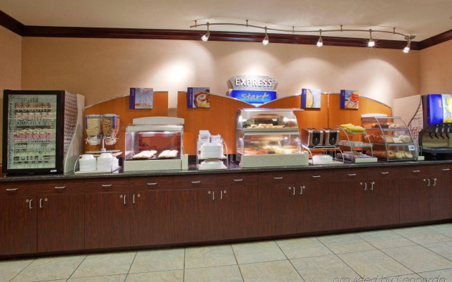 Holiday Inn Express Sacramento Airport Woodland by IHG