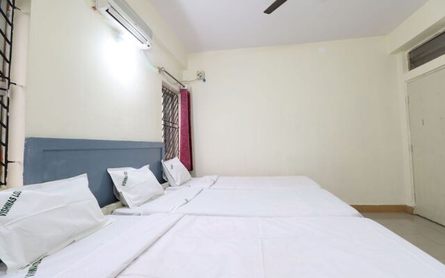 Spot On 37711 Vishwas Delux Lodge