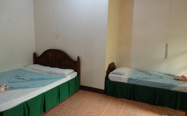 OYO 621 De Loro Inn