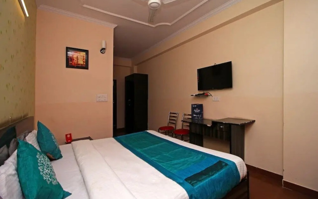 Hotel City Rooms Greater Noida by OYO Rooms