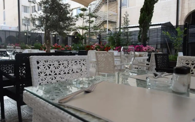 Rum Art Hotel