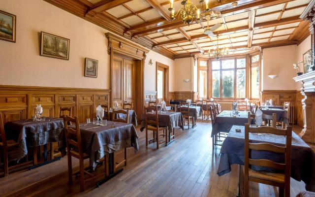 Domaine des Cèdres : Logis Hôtel, Résidence, Gîtes et Insolites
