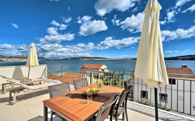 Apartment Domenico - 50 m From the sea