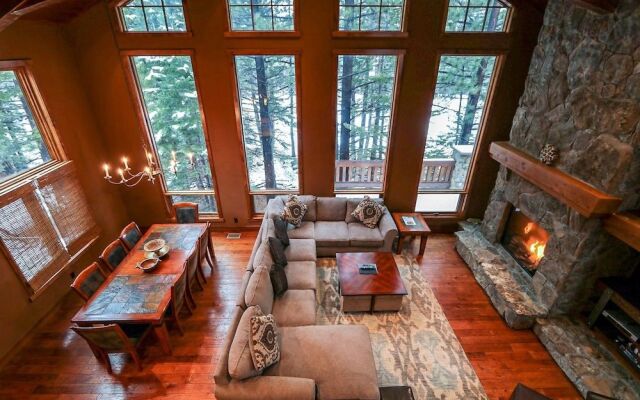 Stonegate #5 5 Bedroom Home by RedAwning