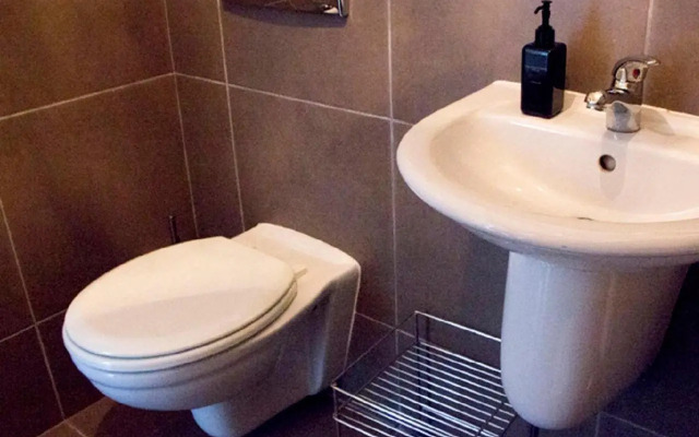 Canterbury Square Apartments