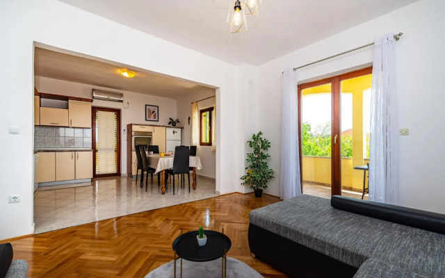 Mari - with view - A1(4)