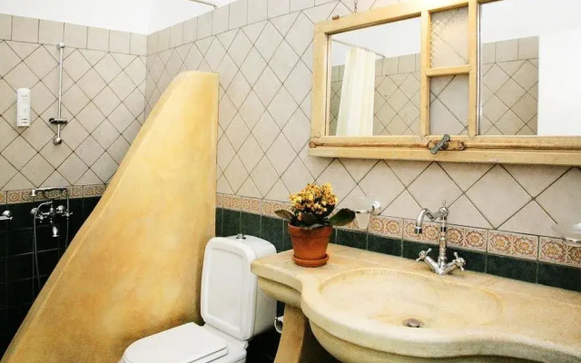 Golden Beach Studios & Suites