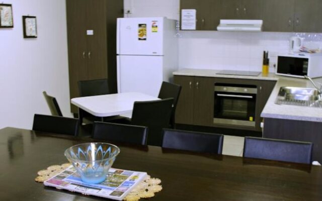 Cedar Lodge Motel Townsville