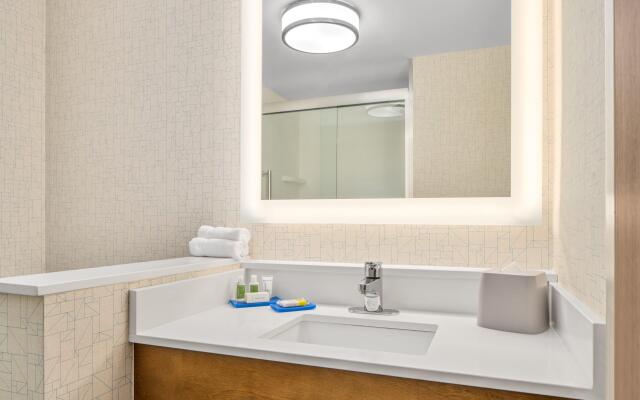 Holiday Inn Express Ft. Lauderdale Cruise-Airport by IHG