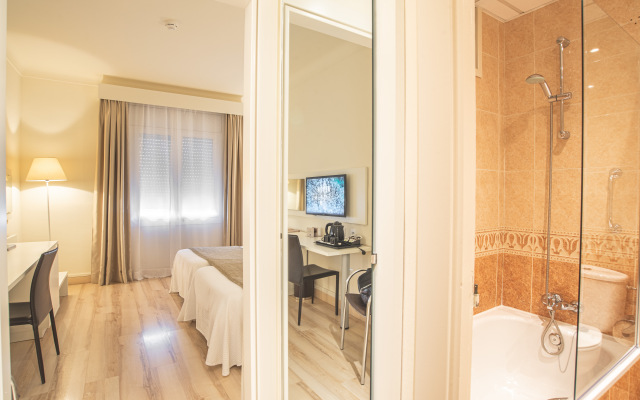 Hotel Pirineo Figueres by Pierre and Vacances