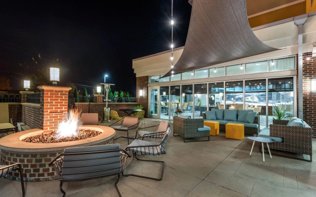 Cambria Hotel Akron - Canton Airport