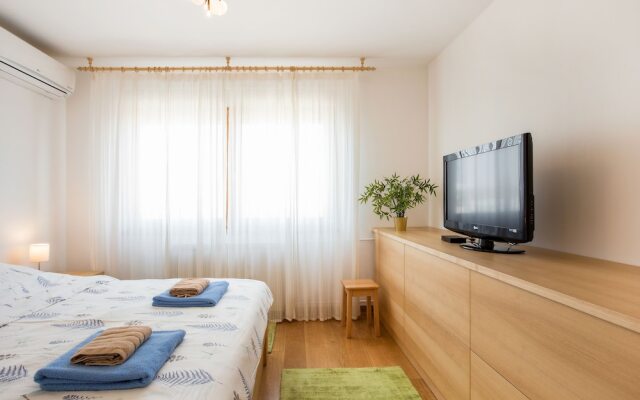 Apartment Downtown Zmaj Jovina