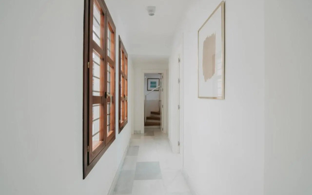 tuGuest Alhambra house