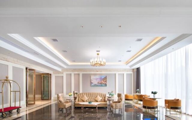 Vienna Hotel (Anshun Huangguoshu Guanling Bus Station)