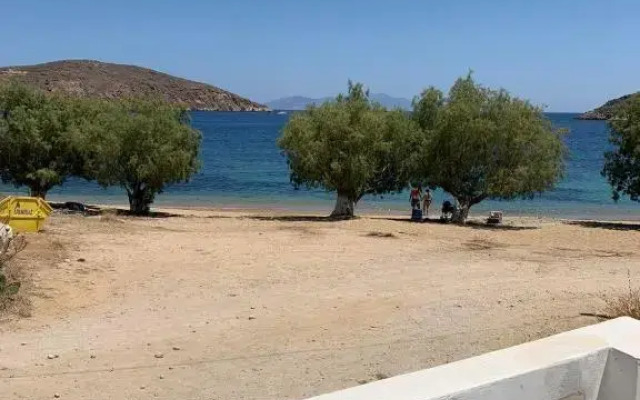 Studio on the beach, Leivadakia, Serifos