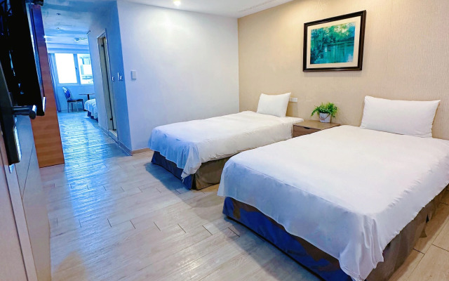 Champs Elysees Hotel