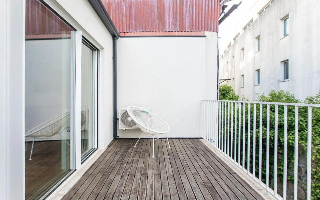 LovelyStay - Cozy 1BR in Santa Catarina w/ Balcony