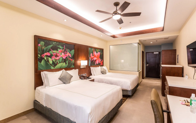 Surfrider Resort Hotel
