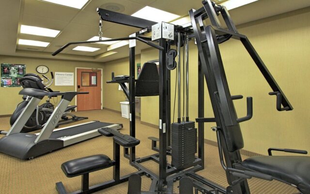 Holiday Inn Express Hotel & Suites Defiance by IHG