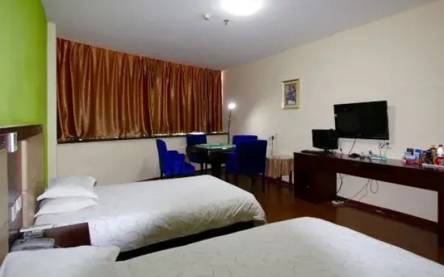 Home Inn Huaxuan Select Hotel (Jiashan Tingqiao South Road Branch)