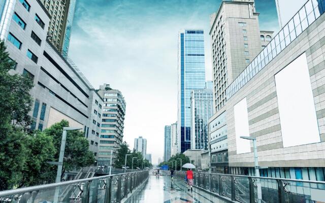 Magnotel Chengdu Taikoo Li Dong Feng Bridge