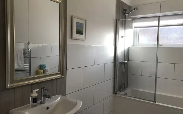 Stylish 3-bed Preston Home for Relaxing Comfy Stay