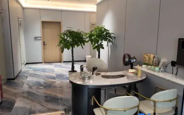 Latitude 18° Smart Hotel (Yingzhou Clear Water Bay)