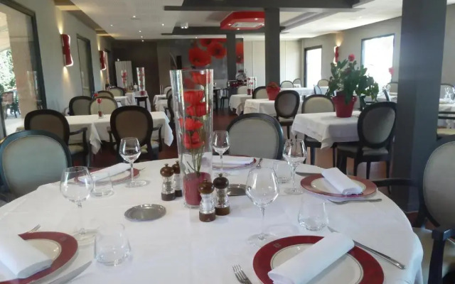 The Originals Relais, Hôtel Restaurant Les Coquelicots