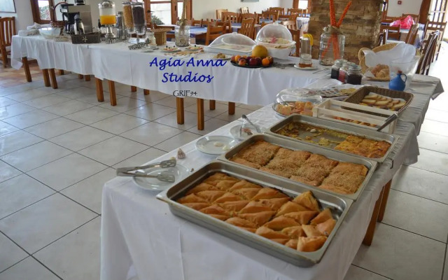 Agia Anna Studios & Apartments