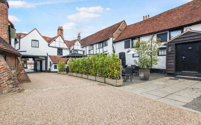 The Kings Arms Hotel