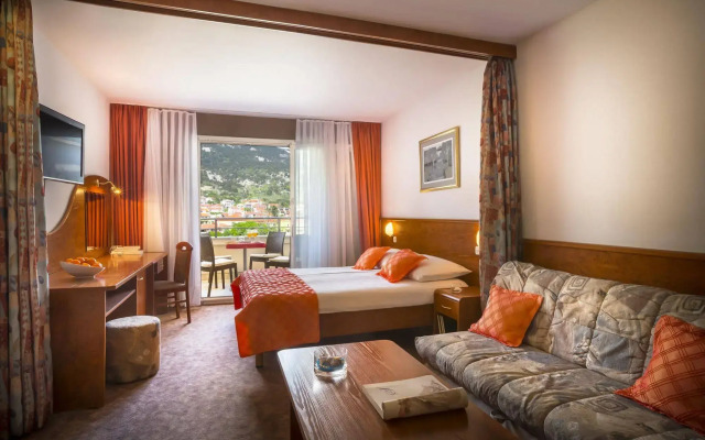 Sunny Baška Hotel by Valamar, ex Corinthia