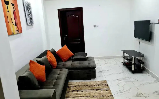 Comfy & Cozy Hideout ~ Close to Highway ~parking
