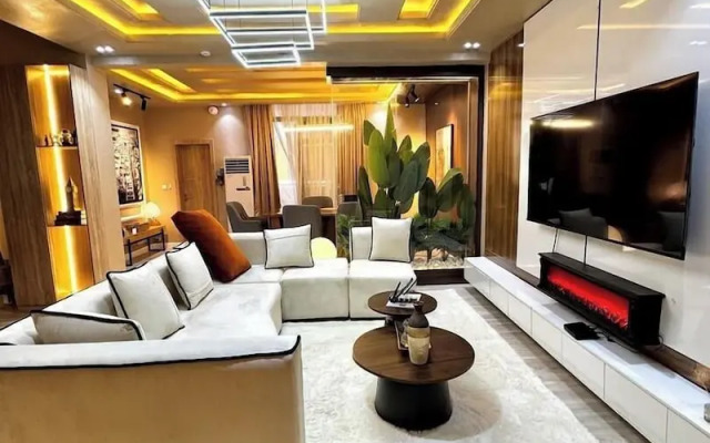 Shortlets Apartment by Tomi