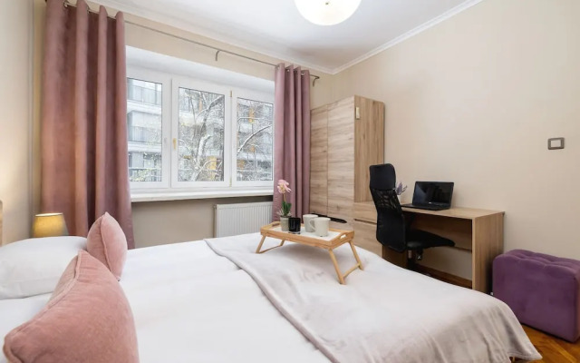 Daszyńskiego Apartment Cracow by Renters