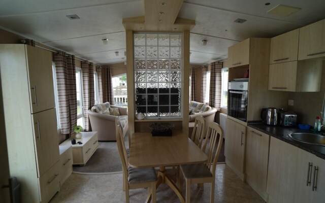 8 Berth Caravan at Manor Park Hunstanton Free Wifi