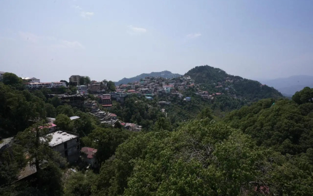 Guesthouse with parking in Mussoorie, by GuestHouser 51142