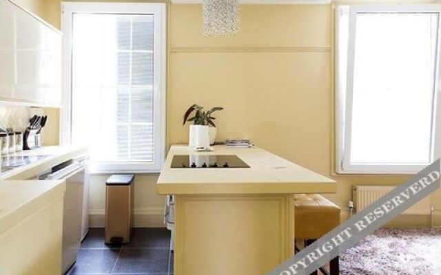 Woodstock Road Apartments (Peymans)