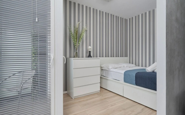 Modern Studio Gwiazdzista by Renters