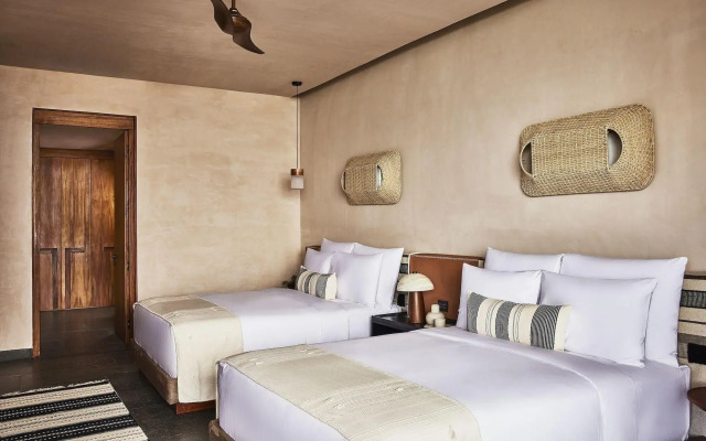 Etéreo, Auberge Collection