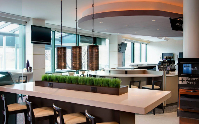 Courtyard by Marriott New York JFK Airport