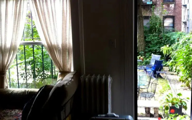 Jumel Terrace Bed and Breakfast