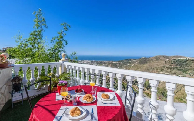 Villa José Andrés Torrox by Ruralidays