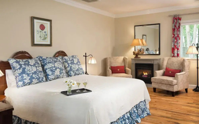 Chanticleer Inn Bed & Breakfast