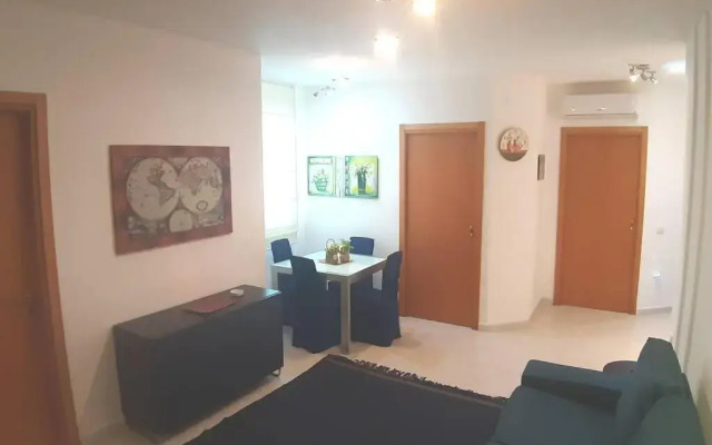 Casetta Emma, trilocale Elmas, areoporto elegante silenzioso