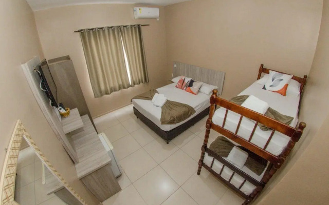 OYO Pousada 4 Estações