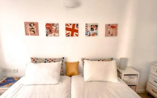 Rupin Nacre in Tel Aviv-yafo