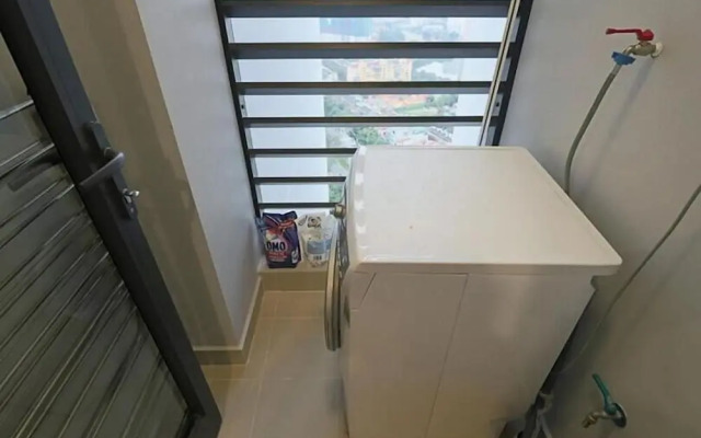 Metropolis Apartment