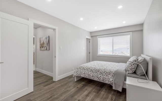 Mountain & Ocean View in Gorgeous Home by Elevate Rooms